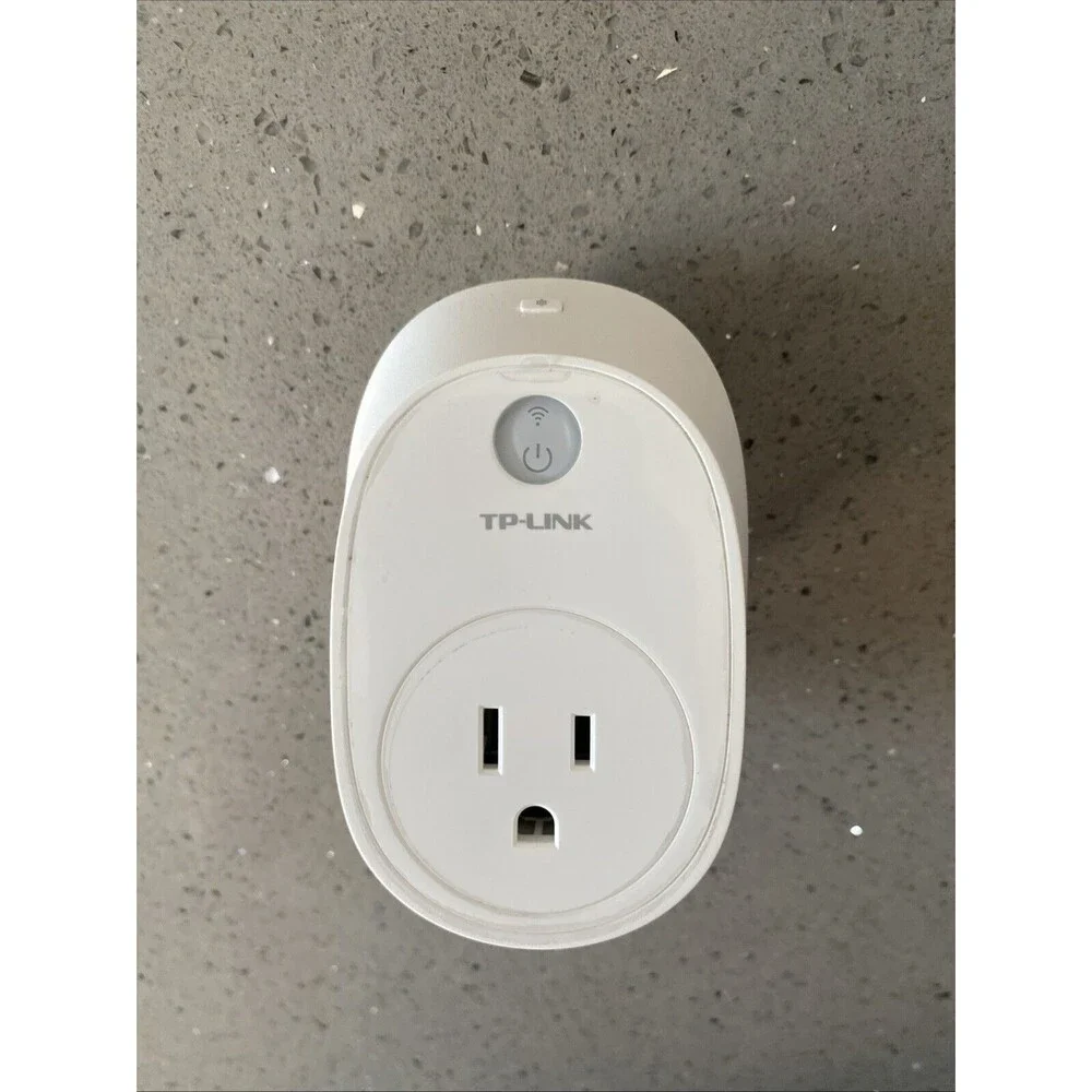 TP-Link Smart WiFi Plug HS100 - Single - Tested - Picture 1 of 3